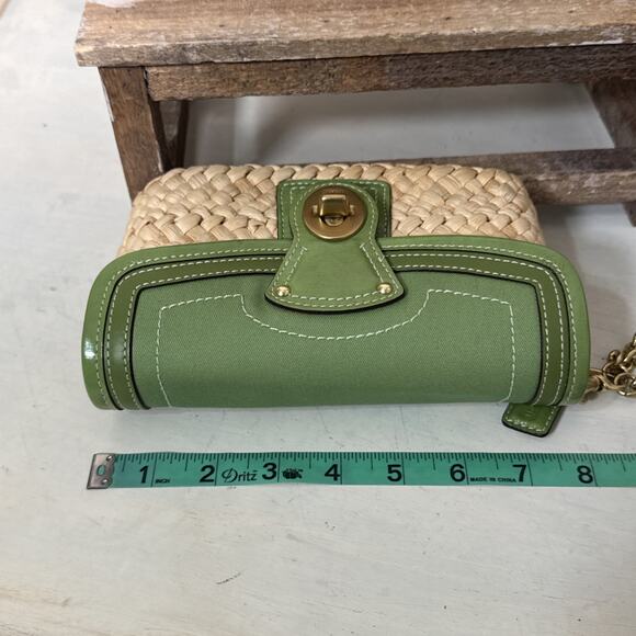 Coach Straw Leather Green Wristlet Clutch With Turnlock And Chain - Picture 12 of 14